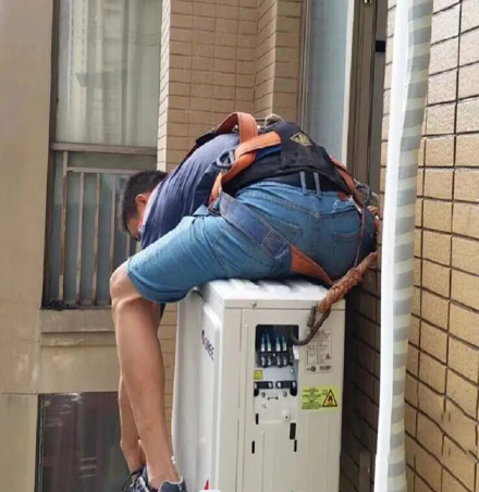 东兰空调移机